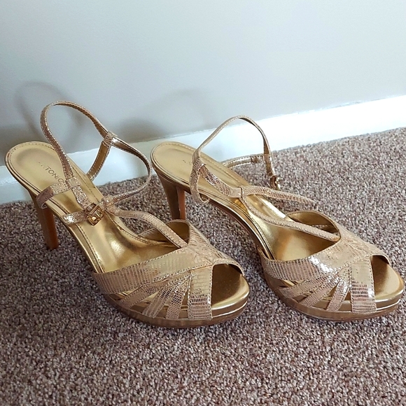 ANTONIO MELANI 8M Gold Leather Slingback Sandals - Picture 2 of 8